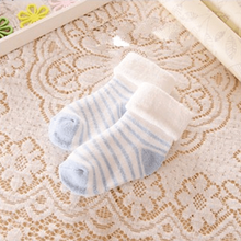 Load image into Gallery viewer, 2017 New Winter Striped Terry Socks