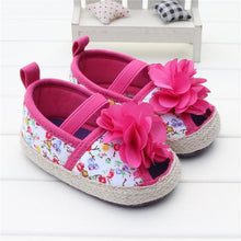 Load image into Gallery viewer, Flower Power Crib Shoes